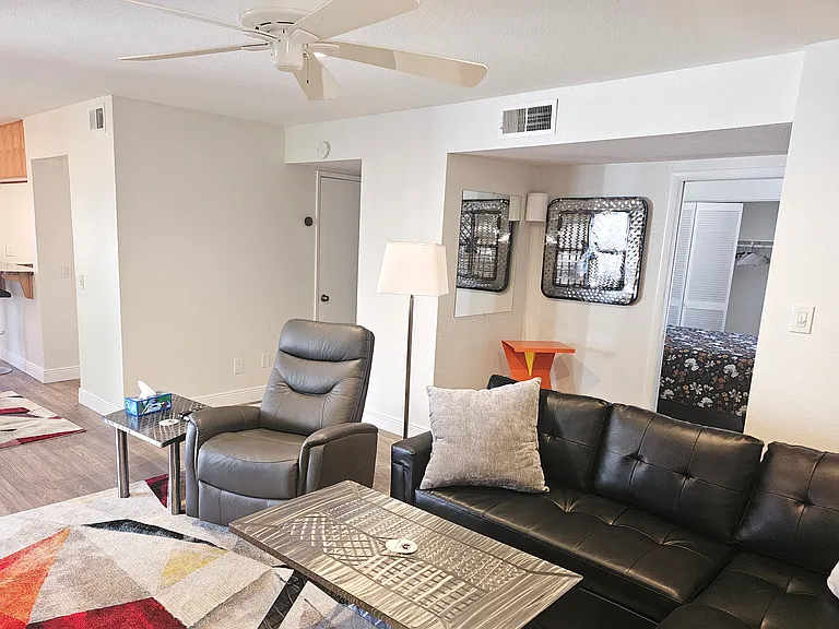 5209 N 24th St #201 — Photo 7