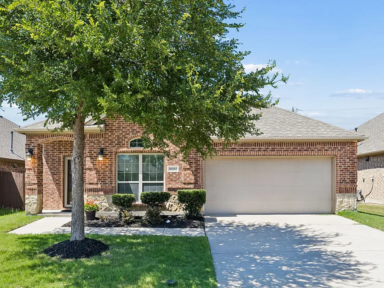 10212 Bennet Dr — Photo 1