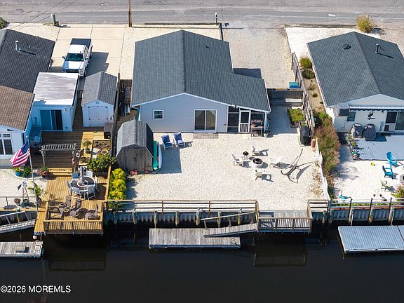 3rd image of 11 S Portland Drive