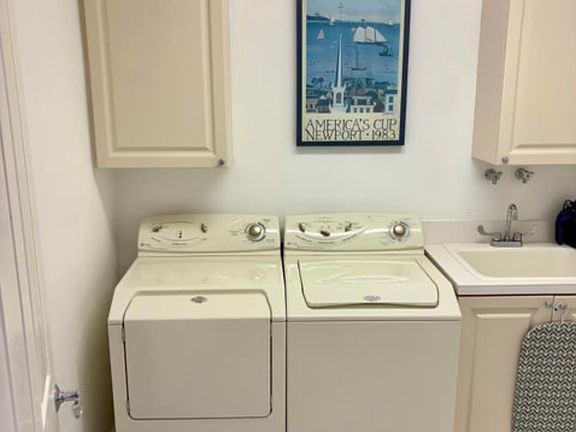 3rd image of 11 Harbour Isle Dr W Unit 201