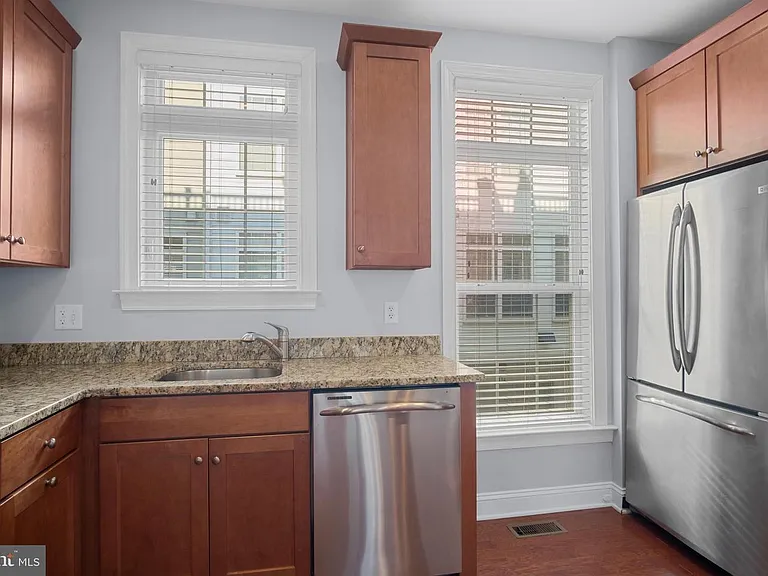 428 N Thomas St — Photo 11