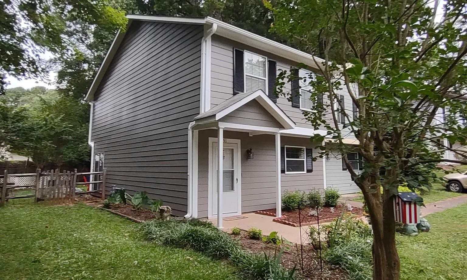 2 bed, 2.5 bath, 1460 sqft, $2,100 — Photo 1