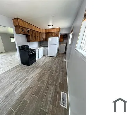 133 W Briarcliff Rd — Photo 2