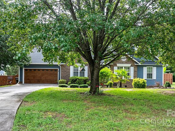 2nd image of 1305 Creekview Dr