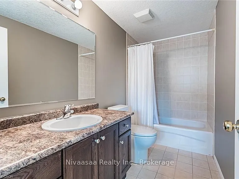 110 Activa Ave #D21 — Photo 31