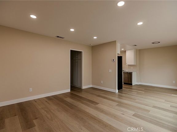 3rd image of 581 W Alton Ave APT G
