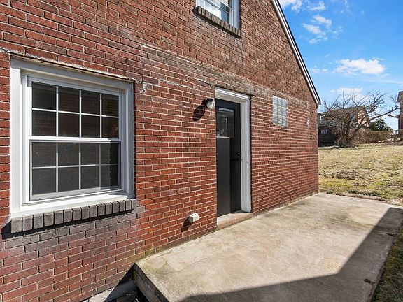 2nd image of 1719 Maine Ave