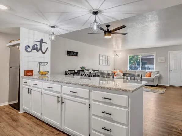 275 Elaine Ave APT 2, Twin Falls, ID 83301