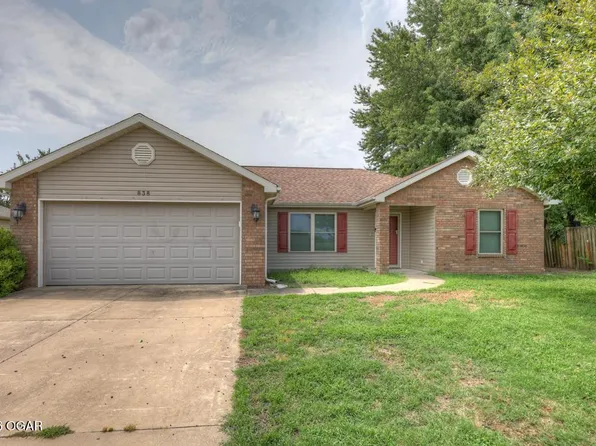 838 E Cottonwood St, Webb City, MO 64870
