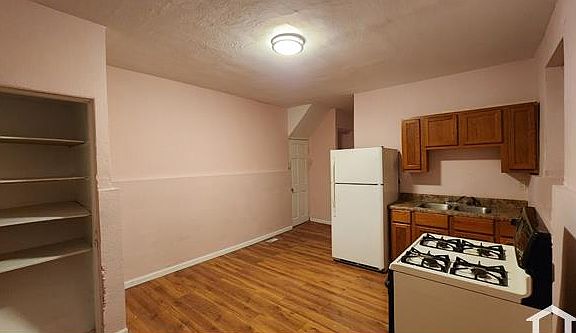3rd image of 2837 Miami St #1