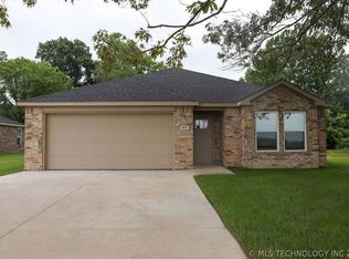 5018 S Mockingbird Rd, Atoka, OK 74525