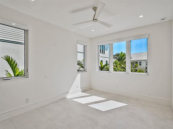 5th image of 479 Ocean Ridge