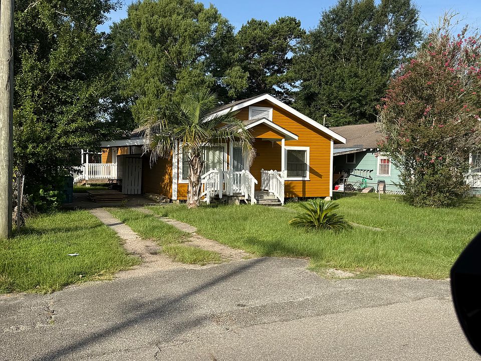 2nd image of 911 6th Ave