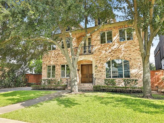 2nd image of 515 Winslow Ln