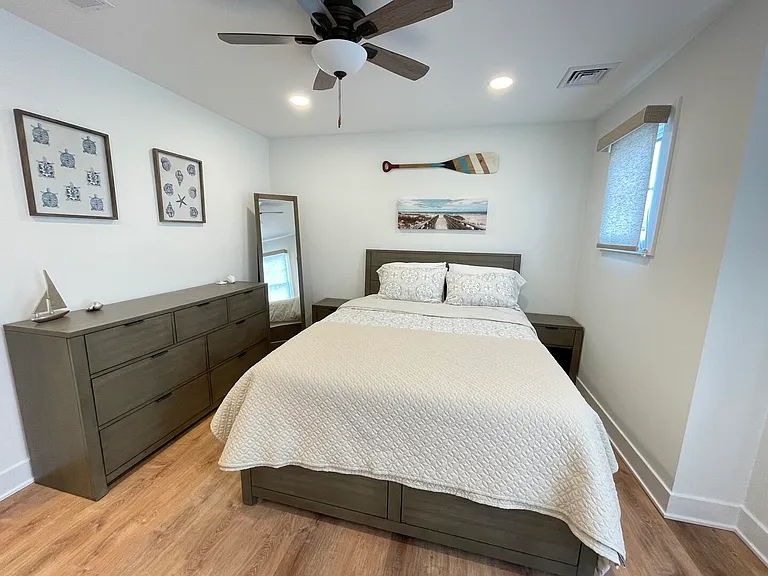 303 Forman Ave — Photo 30