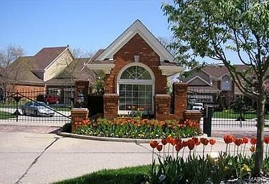 1st image of 326 Carlyle Lake Dr