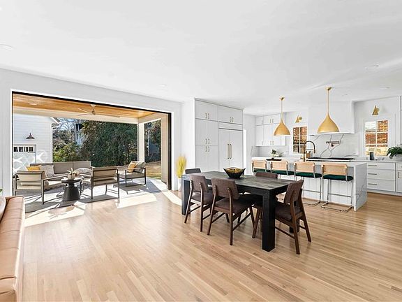 3rd image of 1165 Reeder Cir NE