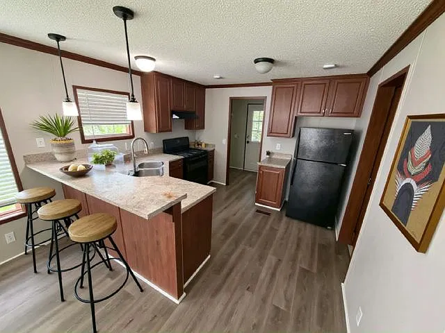 3 bed, 960 sqft, $2,000 — Photo 2