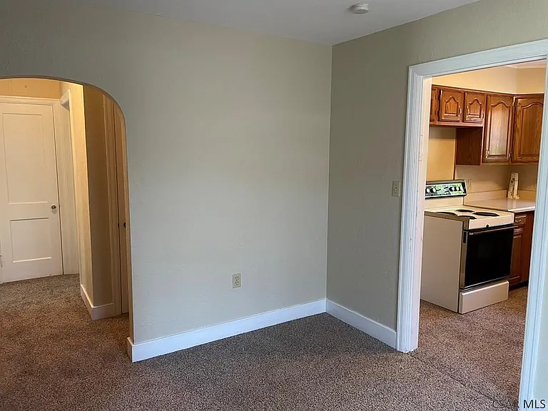 438 Belmont St #1 — Photo 11