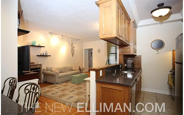 Sold by Douglas Elliman | media 10