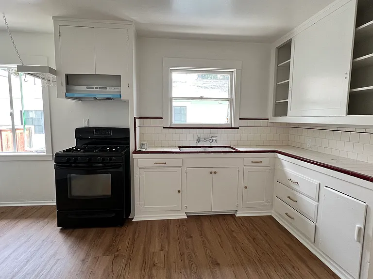 3318 Nicol Ave — Photo 6