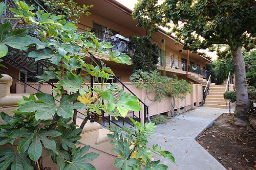 1st image of 167 S Oak Knoll Ave APT 4