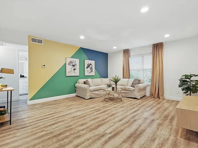 8083 Meadow Rd #225 — Photo 8