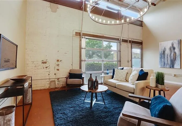 1661 La France St NE #225 — Photo 7