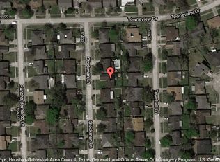10415 Stockman Ln, Sugar Land, TX 77498