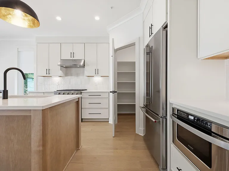 403 Chatham View Rd — Photo 12