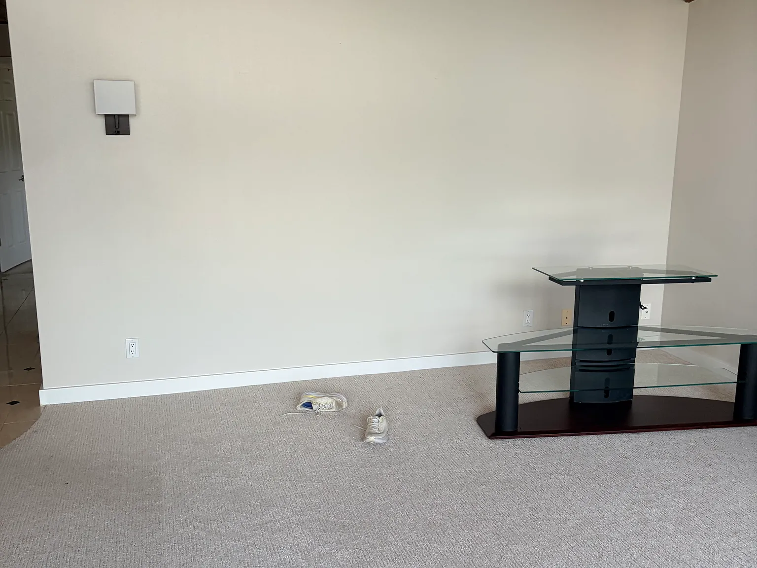 2 bed, 1052 sqft, $3,100 — Photo 3