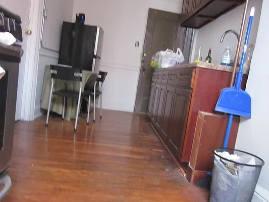 Rented by Broadway International Realty Corp | media 3