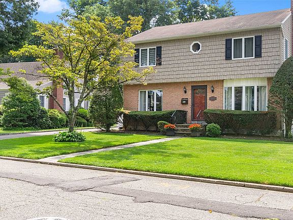 2nd image of 42 Circle Dr