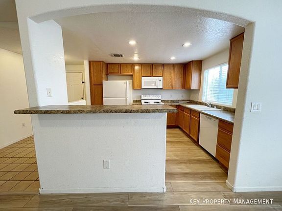4th image of 6160 Rumrill St Unit 136