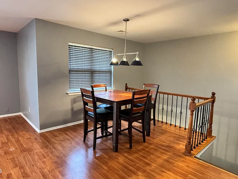 198 Tulip Ln — Photo 5