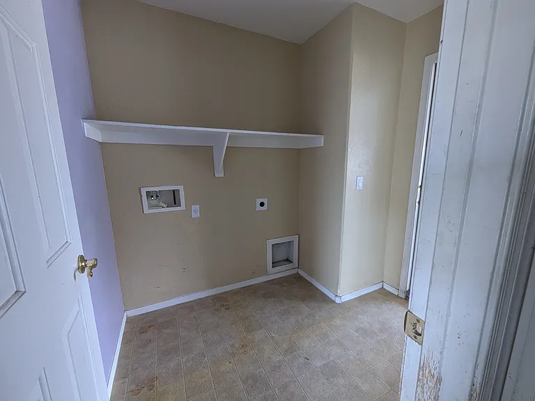 41 S 229th Dr — Photo 12