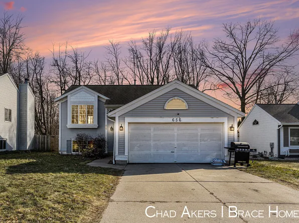 656 Sandhurst Dr SE, Kentwood, MI 49548