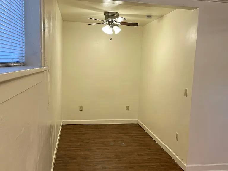 St. Clair Apartments — Photo 19