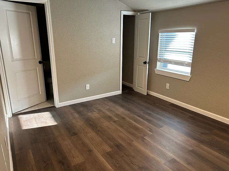 2815 Hedgerow Dr — Photo 12