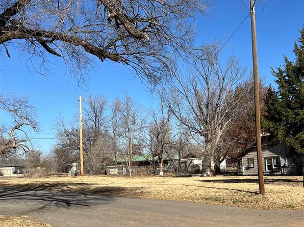 825 W B Ave Lot 15 & 16, Elk City, OK 73644