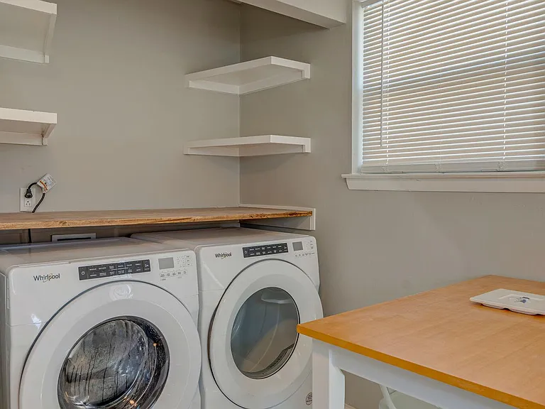 1214 Pennock Ave #1 — Photo 24