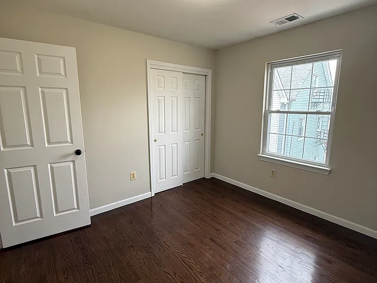 905 Olive St #1 — Photo 6