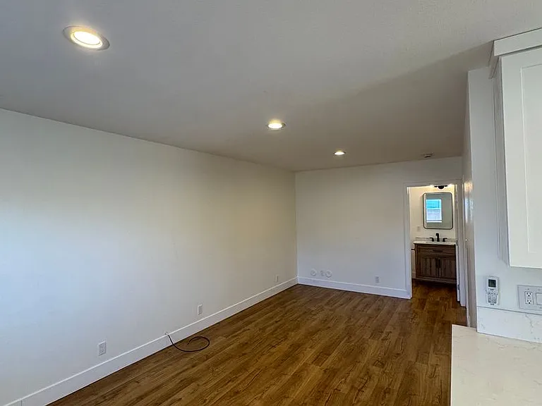 4318 N. Lakewood Blvd — Photo 8