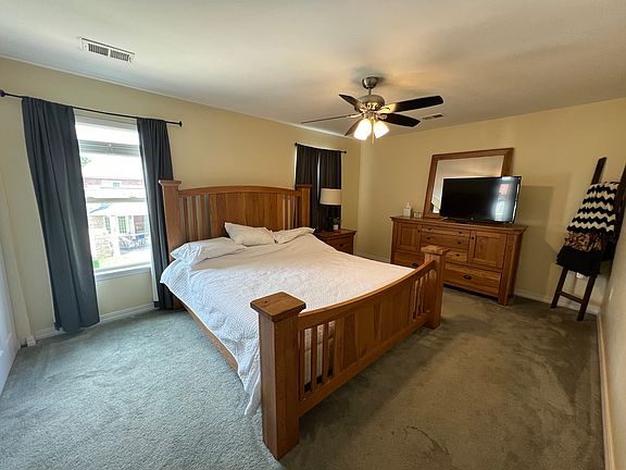 2nd image of 6270 Nottingham Ave #6270