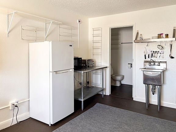4th image of 1540 W Broadway St #5