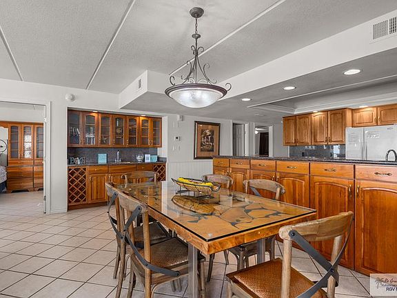 4th image of 3000 Gulf Blvd APT 1001