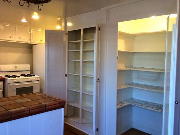 4th image of 144 N Hamilton Dr #4