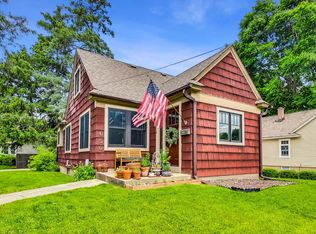 650 Lincoln Ave, Elgin, IL 60120