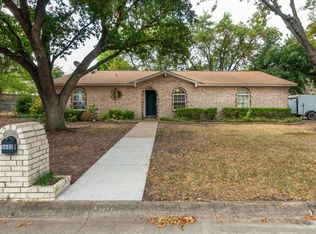 6600 Swanee Ct, Watauga, TX 76148