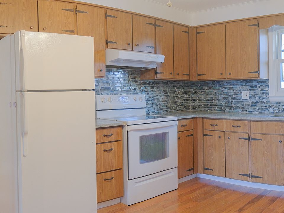 1st image of 443 Circular Ave #4